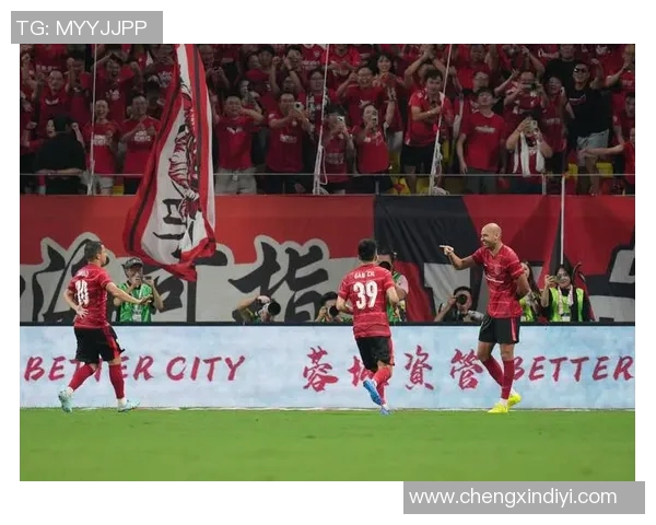 成都足球队灵活性探讨：如何在战术与团队合作中实现创新与突破